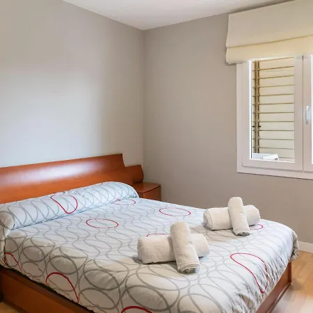 דירה Modern In With Balcony