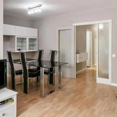 דירה Modern In With Balcony