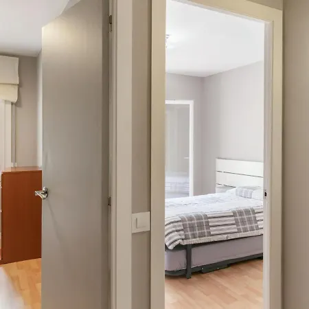Modern In With Balcony דירה