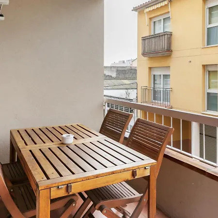Modern In With Balcony דירה *