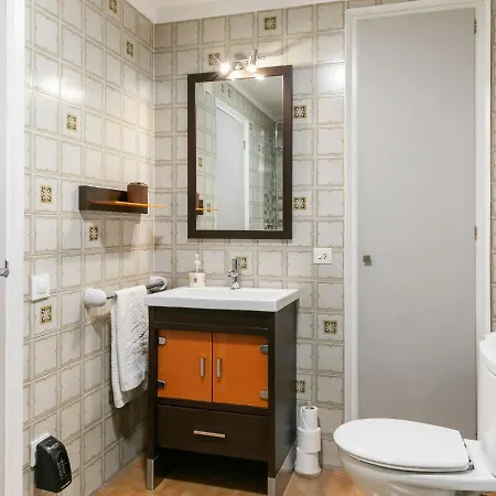 דירה Modern In With Balcony